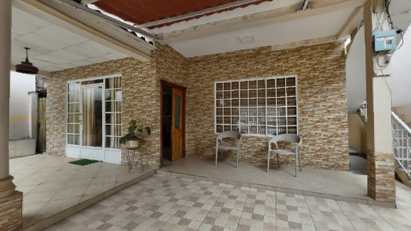 Casa de 2 Pisos con Piscina y Master Suite Independiente
